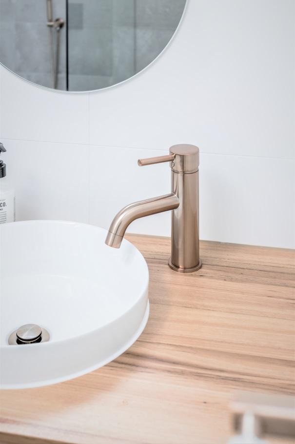 Basin Pop Up Waste 32mm - Overflow / Slotted - Champagne (SKU: MP04-A-CH) by Meir